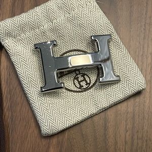 Hermes shiny silver H belt buckle. With drawstring pouch, box and ribbon